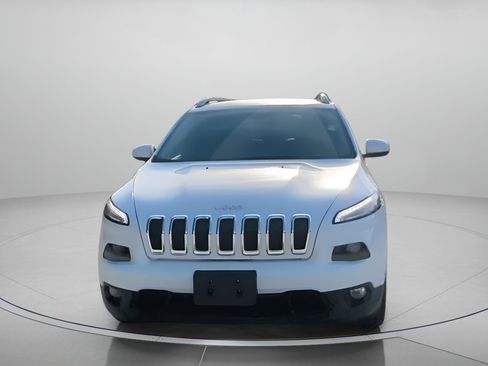 Used 2018 Jeep Cherokee Latitude w/ Safety Group FWD image 8