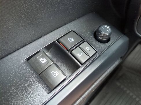 Used 2022 Toyota Tacoma SR w/ SX Package AWD/4WD image 21