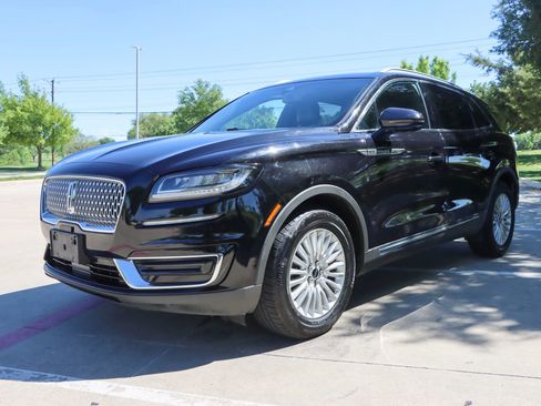 Used 2019 Lincoln Nautilus FWD image 3