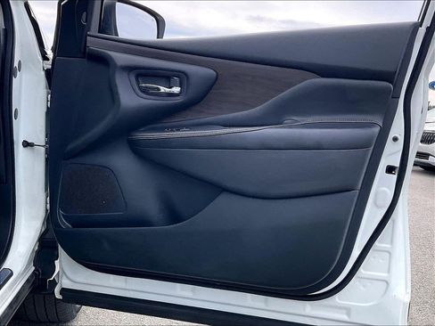 Used 2020 Nissan Murano Platinum image 11