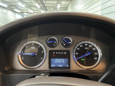 Used 2011 Cadillac Escalade ESV Premium image 17