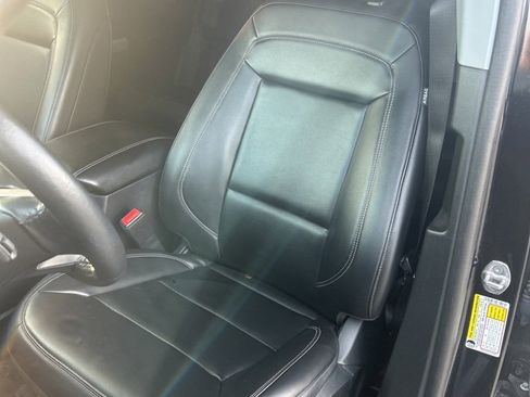 Used 2023 Ford Explorer XLT w/ Equipment Group 202A image 4