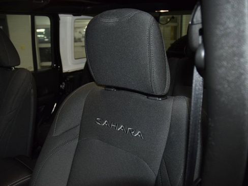 Used 2021 Jeep Wrangler Unlimited Sahara image 37