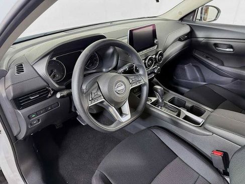 Certified 2025 Nissan Sentra SV w/ Trunk Package FWD image 7