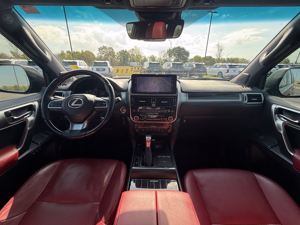 Used 2023 Lexus GX 460 Luxury w/ Sport Design Package AWD/4WD image 29
