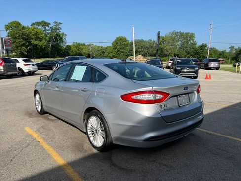 Used 2016 Ford Fusion SE w/ Equipment Group 202A FWD image 7
