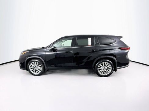 Certified 2025 Toyota Highlander Platinum AWD/4WD image 30