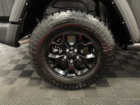 Used 2022 Jeep Wrangler Sport AWD/4WD image 19