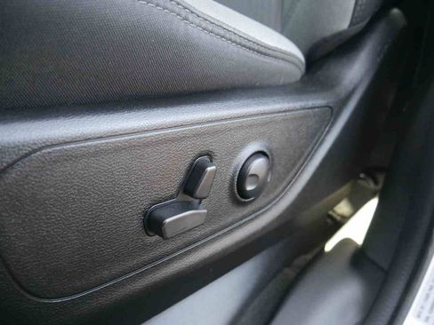 Used 2023 RAM 1500 Big Horn AWD/4WD image 29