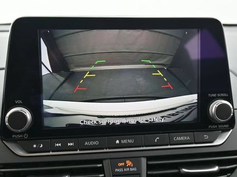 Used 2025 Nissan Altima 2.5 SV FWD image 21