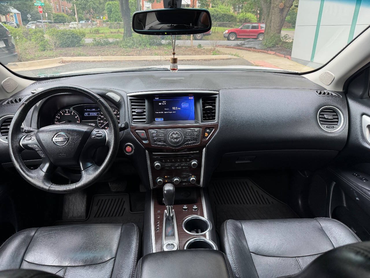 Used 2013 Nissan Pathfinder Platinum AWD/4WD image 21