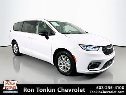 Used 2024 Chrysler Pacifica Touring-L
