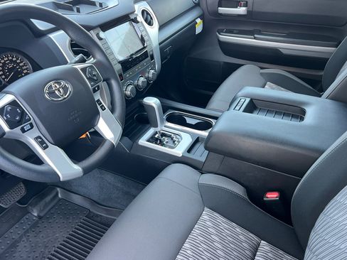 Certified 2021 Toyota Tundra SR5 AWD/4WD image 9