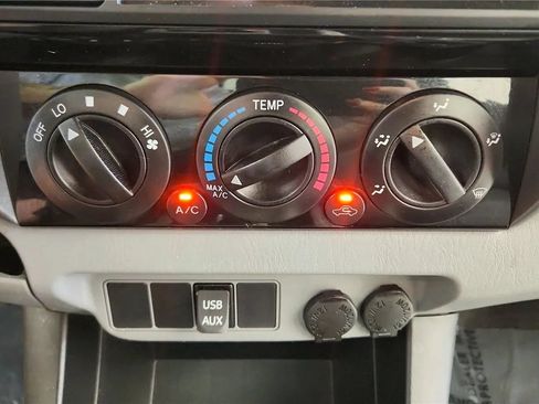 Used 2015 Toyota Tacoma 4x4 Double Cab w/ TRD Sport Package image 29
