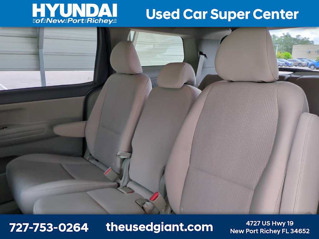 Used 2021 Kia Sedona LX FWD image 15
