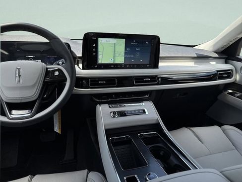 New 2026 Lincoln Aviator Reserve AWD/4WD image 23