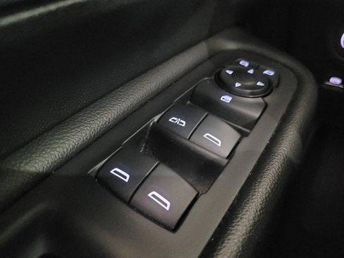 Used 2023 GMC Terrain SLT image 27