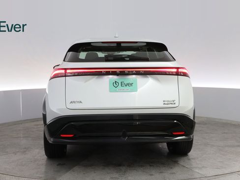 Used 2024 Nissan Ariya AWD image 15