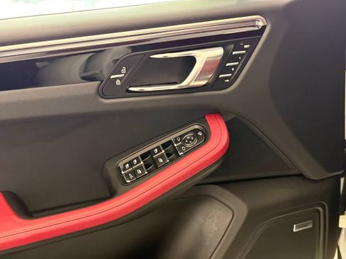 Certified 2024 Porsche Macan Turbo AWD/4WD image 13