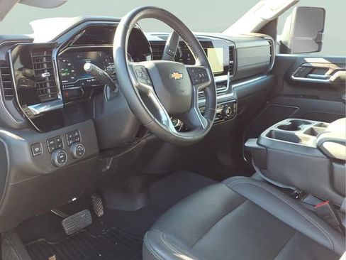 Used 2024 Chevrolet Silverado 2500 LTZ image 8