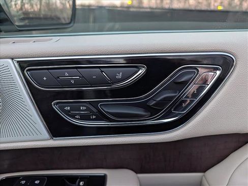 Used 2020 Lincoln Navigator Reserve w/ Luxury Package image 16