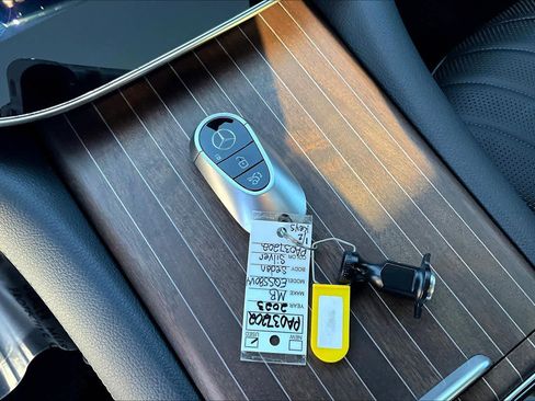 Used 2023 Mercedes-Benz EQS 580 4MATIC Sedan image 14