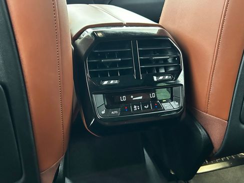 Used 2023 BMW iX xDrive50 w/ Premium Package AWD/4WD image 35