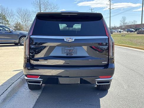 Used 2022 Cadillac Escalade ESV Luxury image 18