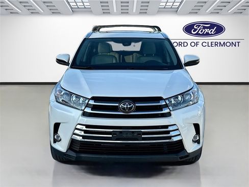 Used 2019 Toyota Highlander Limited image 2