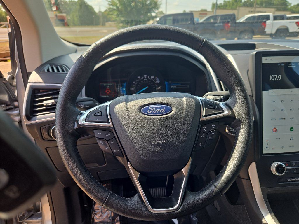 Used 2024 Ford Edge SEL AWD/4WD image 23
