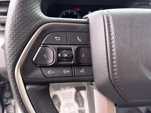 Used 2025 Toyota Tacoma TRD Off-Road AWD/4WD image 19