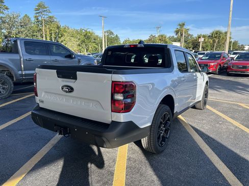 New 2025 Ford Maverick Lariat w/ Black Appearance Package image 8
