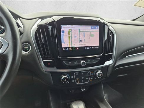 Used 2022 Chevrolet Traverse RS FWD image 15