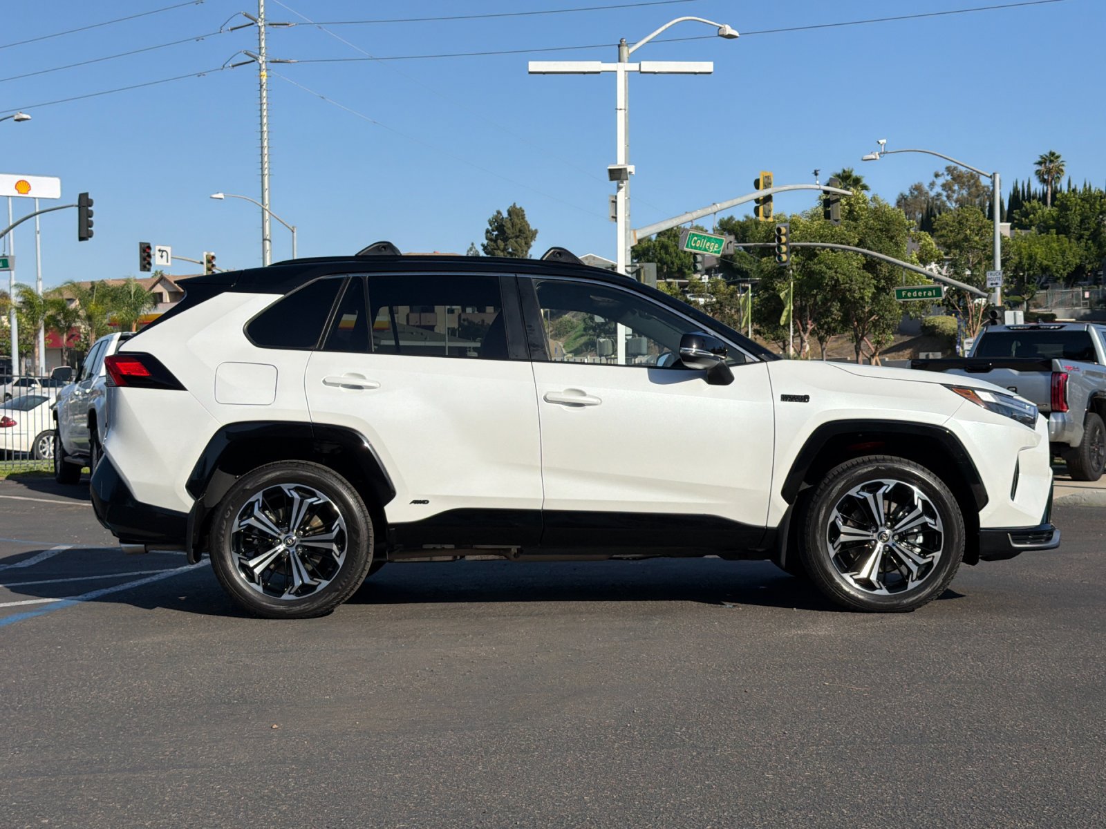 Used 2024 Toyota RAV4 XSE w/ Weather Package AWD/4WD image 6