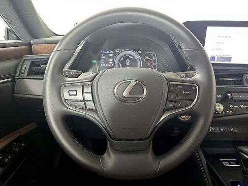 Used 2025 Lexus ES 300h w/ Premium Package FWD image 22