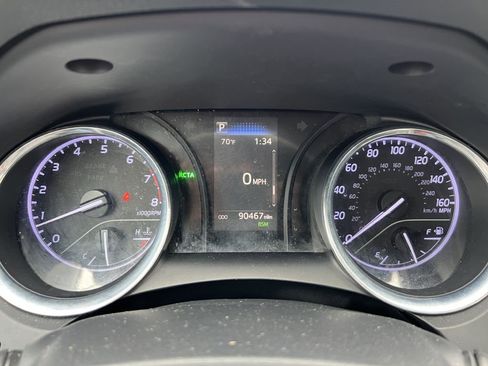 Used 2020 Toyota Camry LE w/ Convenience Package image 14