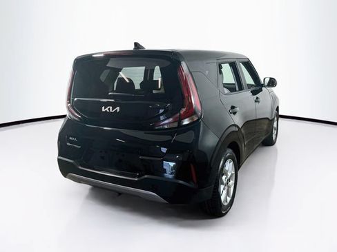 Used 2023 Kia Soul LX w/ LX Technology Package FWD image 9