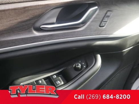 Certified 2024 Jeep Grand Cherokee L Limited w/ Luxury Tech Group II AWD/4WD image 20