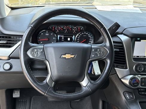 Used 2020 Chevrolet Suburban LT image 22