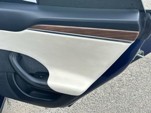 Used 2021 Tesla Model S Plaid image 12