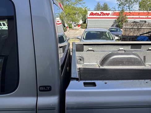 Used 2003 GMC Sierra 2500 SLT w/ SLT Preferred Equipment Group AWD/4WD image 16