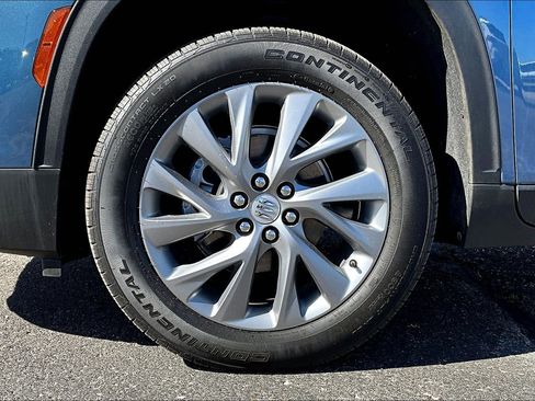 Used 2025 Buick Enclave Preferred FWD image 8