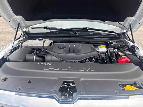 Used 2026 RAM 1500 Laramie AWD/4WD image 28