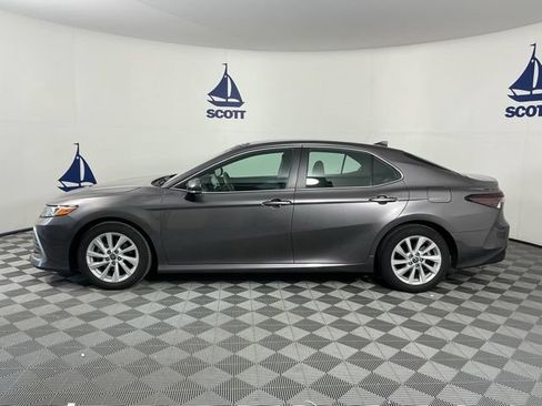 Used 2023 Toyota Camry LE FWD image 4