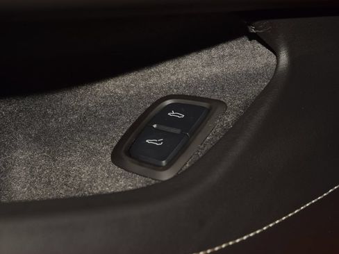 Used 2023 Chevrolet Corvette Stingray Preferred Cpe w/ Z51 Performance Package RWD image 43