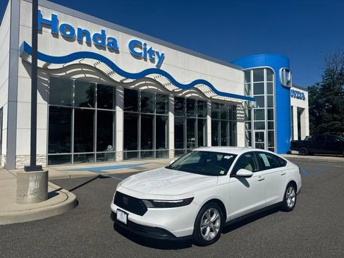 Certified 2023 Honda Accord LX image 2