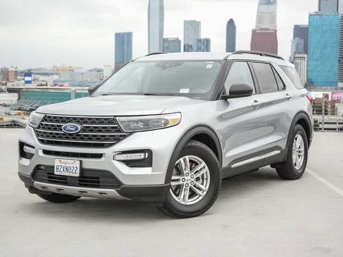 Used 2022 Ford Explorer XLT w/ Equipment Group 202A RWD image 1
