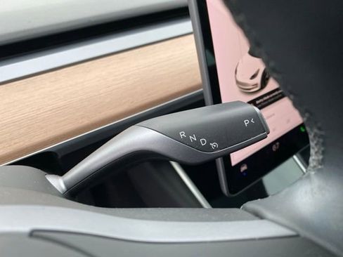 Used 2018 Tesla Model 3 Long Range image 16