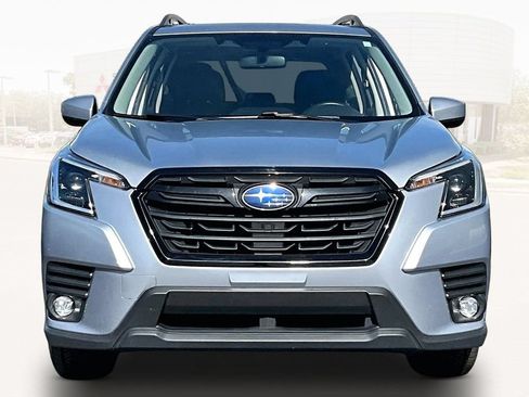 Used 2024 Subaru Forester Premium AWD/4WD image 2
