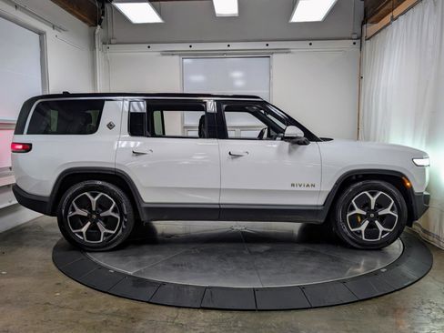Used 2024 Rivian R1S Adventure AWD/4WD image 10